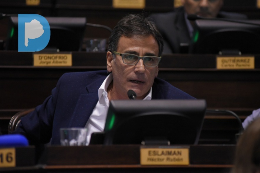 El diputado Rubén Eslaiman fue víctima de un ciberataque. Le hackearon el WhatsApp. 