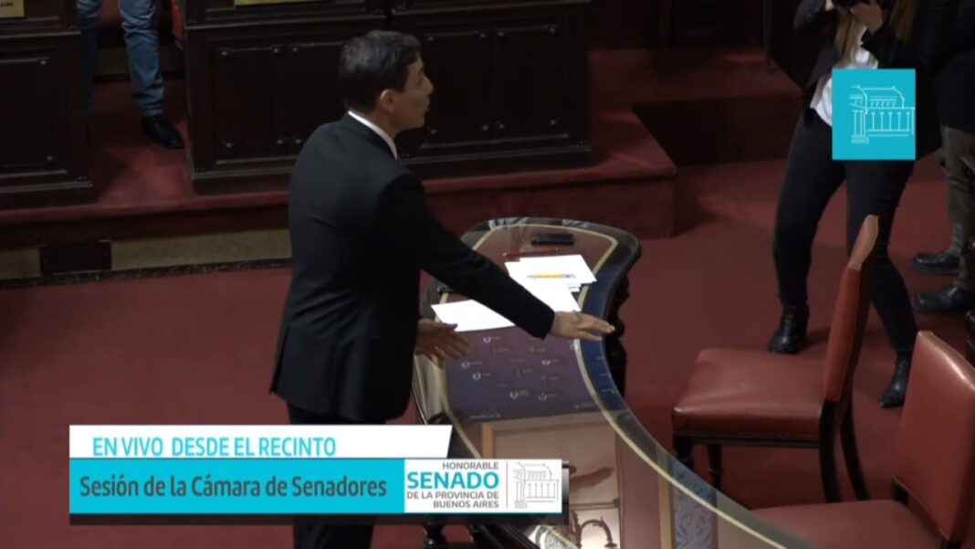El licenciado Martín Di Bella será el nuevo secretario de Hacienda en reemplazo de Raúl Rigo y dejará su puesto de secretario administrativo del Senado bonaerense.