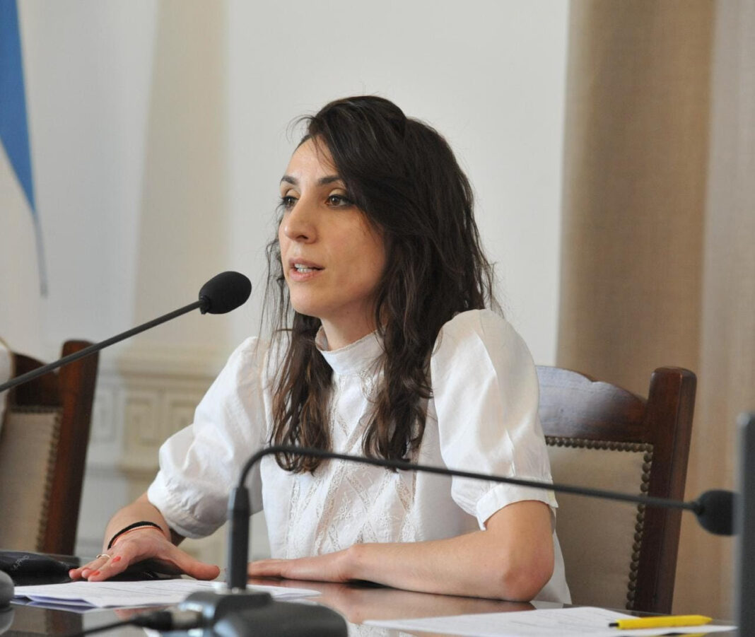 La diputada provincial Mariana Larroque encabezó el octavo foro participativo “Camino al Parto Respetado en la Provincia de Buenos Aires”.
