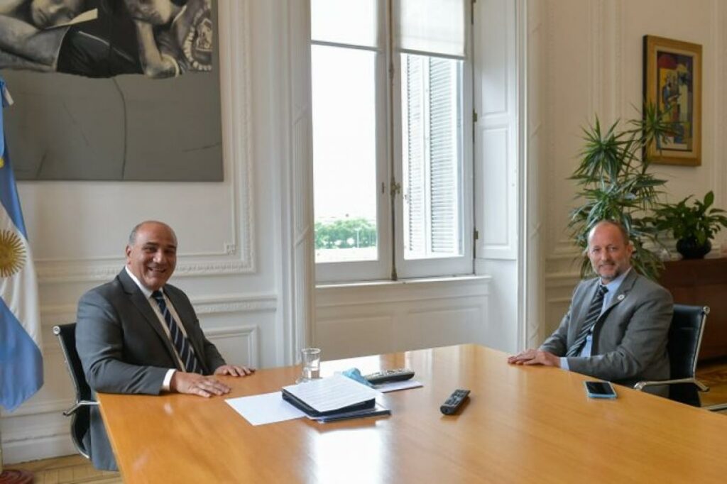 En la reunión entre Insaurralde y Fernández también participó el jefe de Gabinete, Juan Manzur