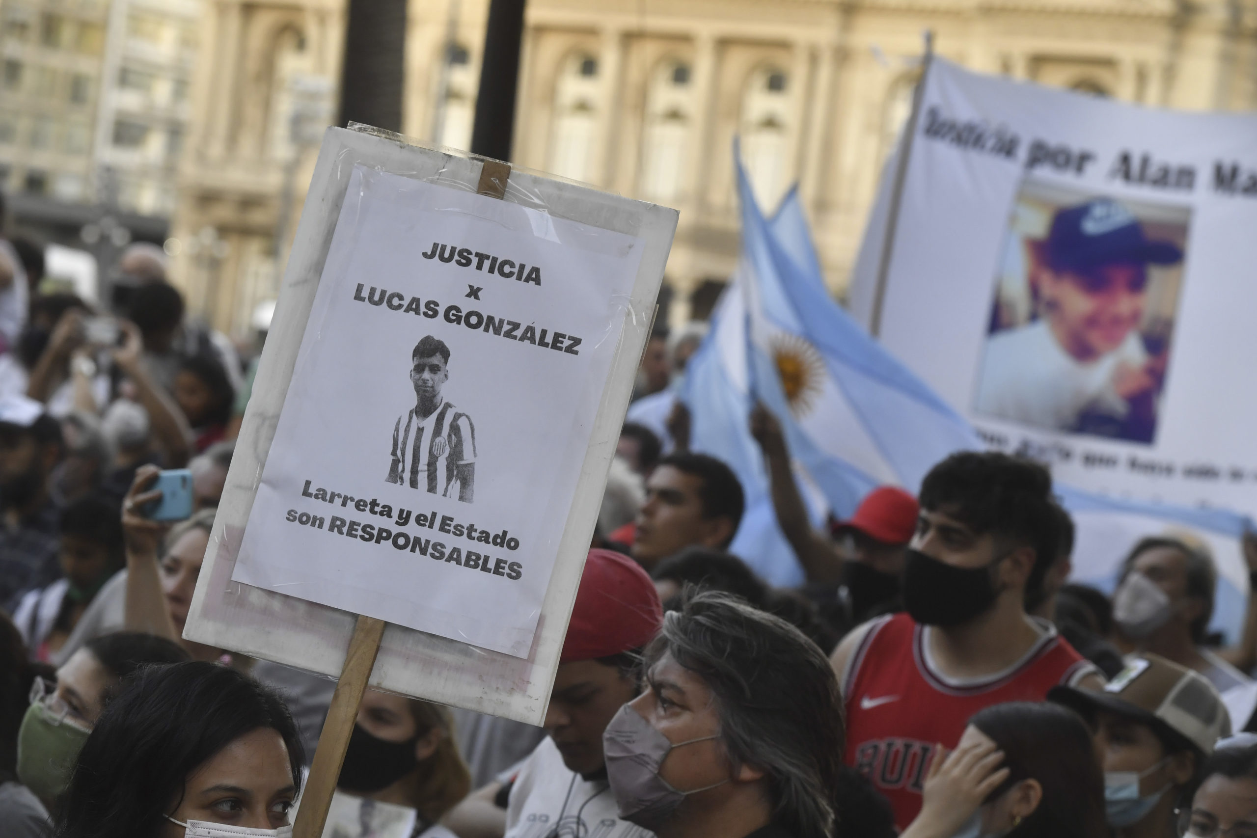 Crimen de Lucas González: un testigo aseguró que los policías no se  identificaron