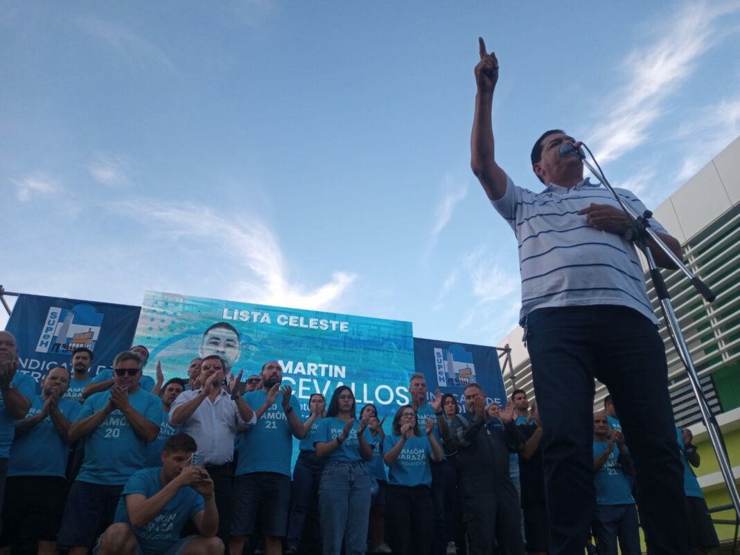 El titular del SUPeH Ensenada, Ramón Garaza, encabezó un multitudinario acto de la lista celeste a dos semanas de las elecciones gremiales. “El triunfo está cerca”, sentenció.