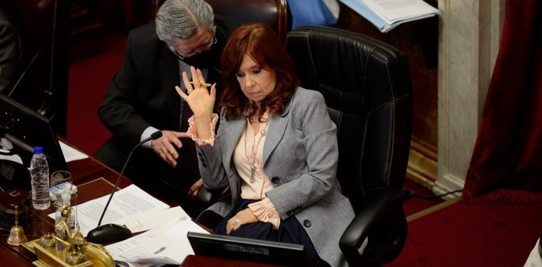Minutos después de la jura de senadores electos, Cristina Kirchner presidirá la última sesión ordinaria del año. Después de 38 años el peronismo pierde el quórum propio.