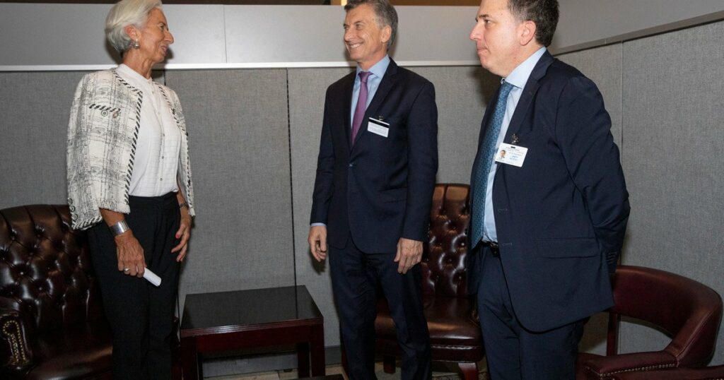 La expresidenta del FMI, Christine Lagarde; el expresidente Mauricio Macri y el exministro de Hacienda, Nicolás Dujovne en el marco del préstamo otorgado al país en 2018.