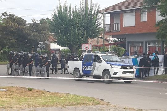 El oficial de la Policía Bonaerense de Miramar que mató de un tiro en el pecho al joven de 16 años declaró que fue un “disparo accidental”.