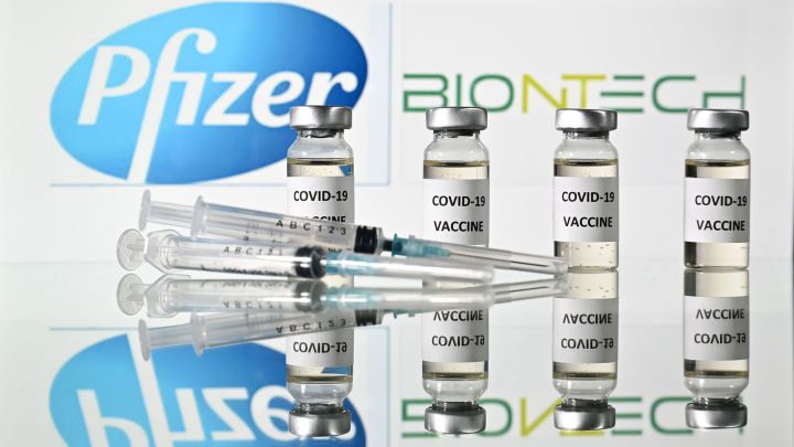 Pfizer arranca un ensayo clínico con una vacuna Covid basada en omicron. 