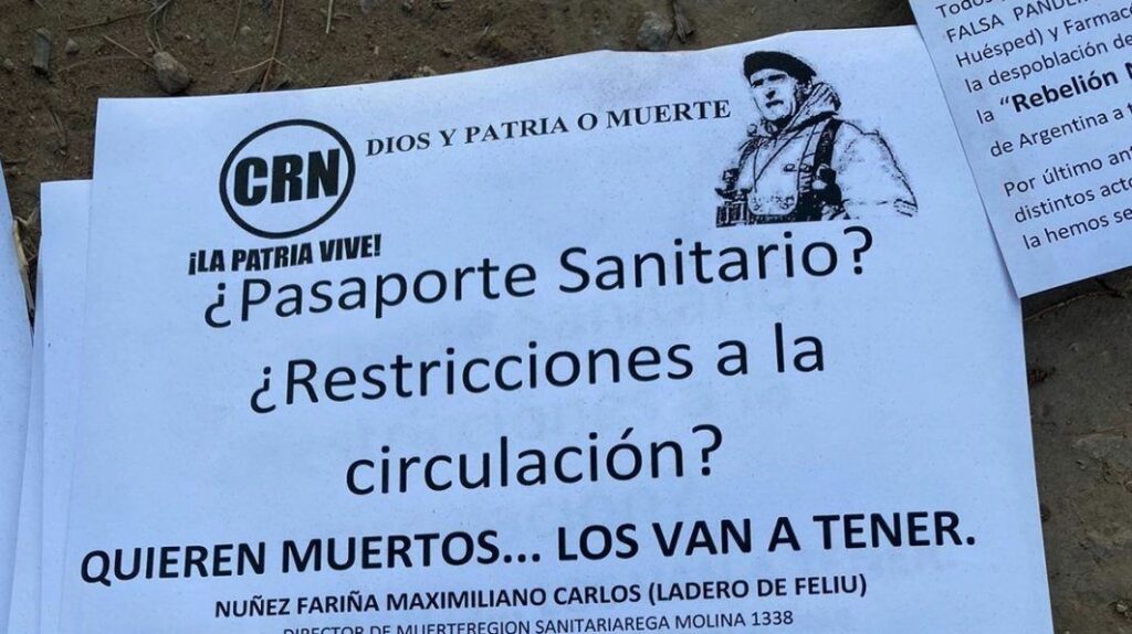 Los panfletos contra el pase sanitario que aparecieron en el atentado en Bahía Blanca