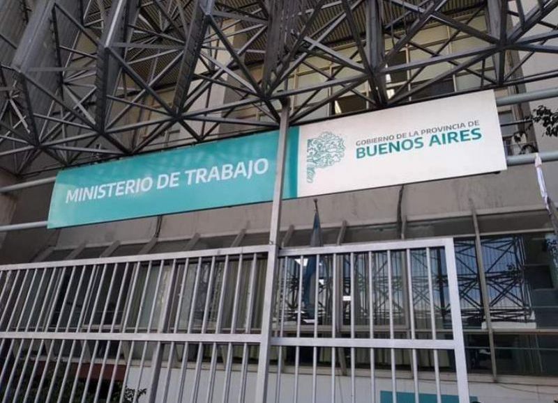 Las reuniones por las paritarias 2022 serán en la sede del ministerio de Trabajo en la ciudad de La Plata