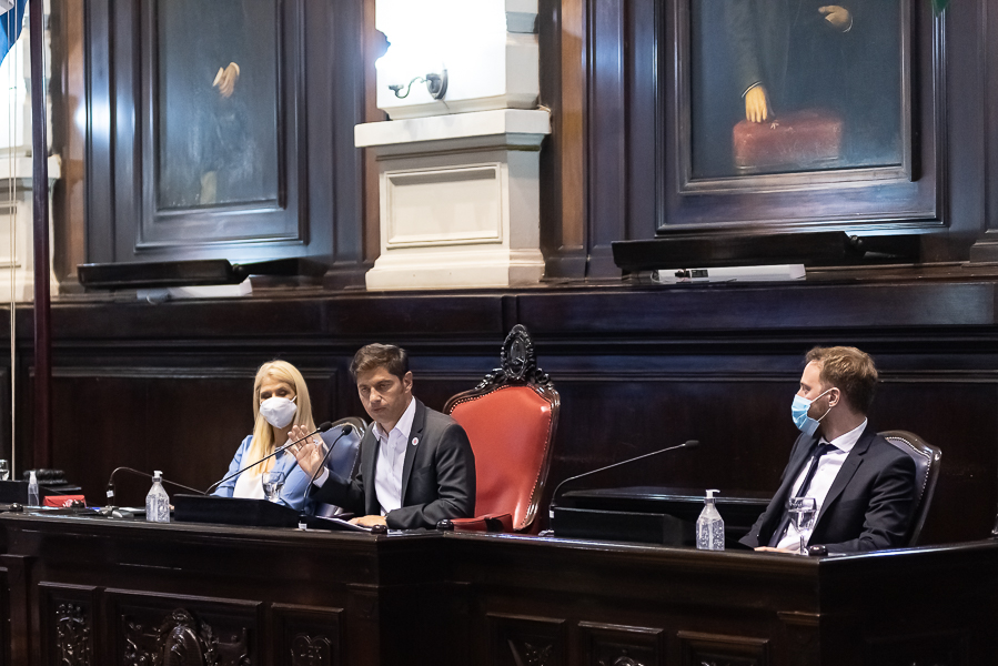 Axel Kicillof junto a Verónica Magario y Federico Otermín en la apertura del 149º periodo de sesiones ordinarias. 
