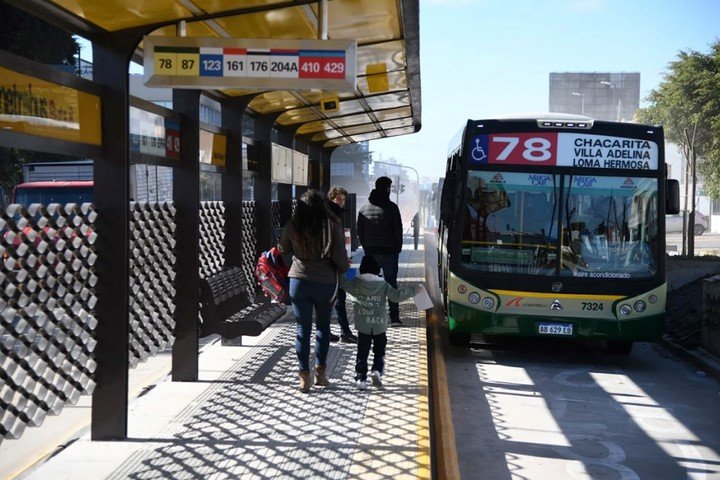 El Gobierno nacional quiere traspasarle a la Ciudad de Buenos Aires 32 líneas de colectivo.