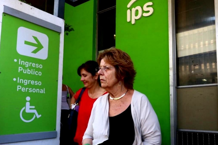 El IPS evalua otorgar un bono para jubilados bonaerenses, como lo hizo la ANSES. 