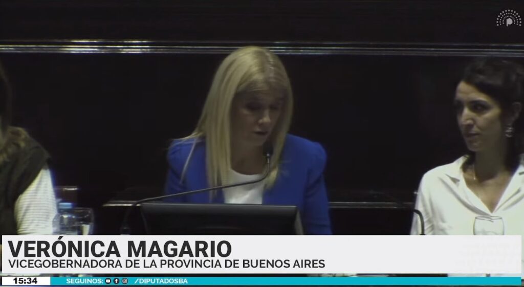 La vicegobernadora bonaerense Verónica Magario encabezó el parlamento de mujeres. 