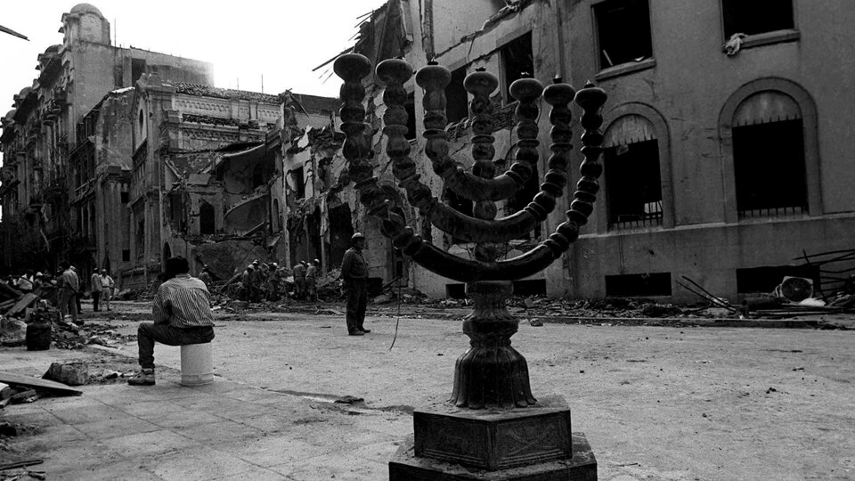 Hoy se cumplen 30 años del atentado a la embajada de Israel, que dejó 29 fallecidos y 242 heridos.