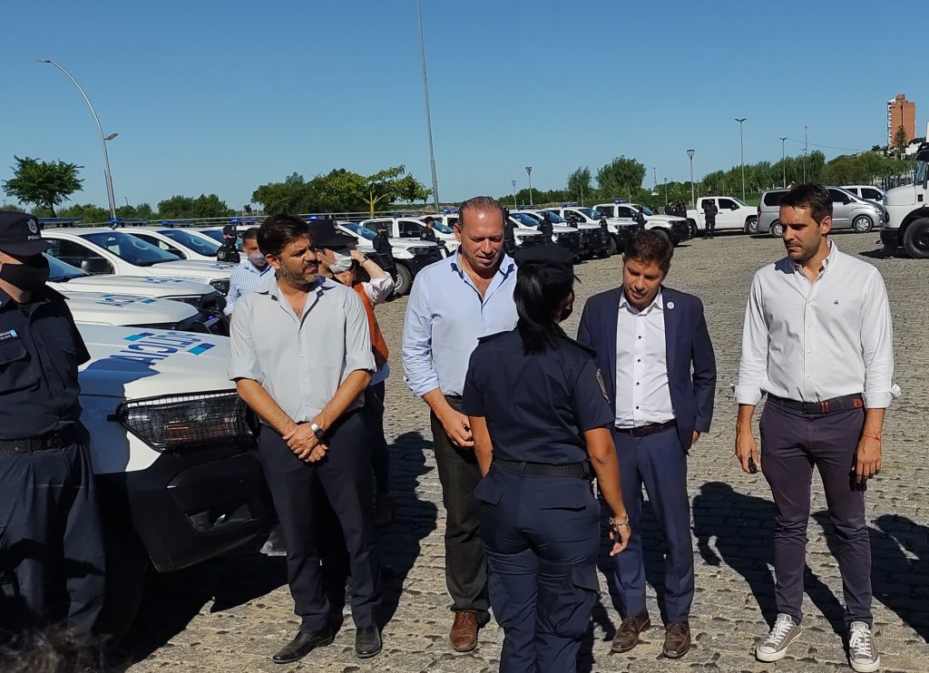 EL gobernador Kicillof y el ministro de Seguridad Berni hicieron entrega de 14 patrulleros al municipio de San Nicolás. 