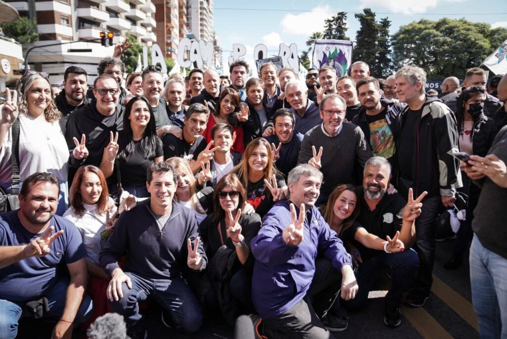 Varios dirigentes del Gobierno nacional acompañaron a Máximo Kirchner en la movilización a plaza de Mayo