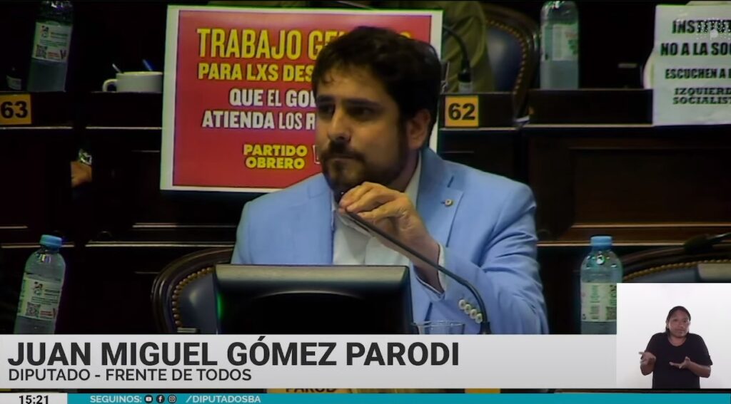 El diputado Juan Manuel Gómez Parodi propuso señalizar las escuelas que hayan tenido alumnos ex combatientes. 