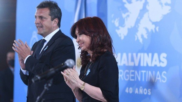 Cristina Kirchner mandó mensajes a la interna oficialista durante su discurso ante los parlamentarios de la Eurolat. 
