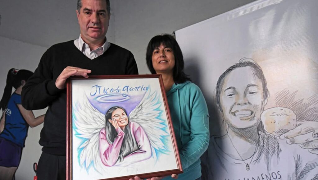 Los padres de Micaela García pidieron que se cumpla con la ley que lleva el nombre de su hija