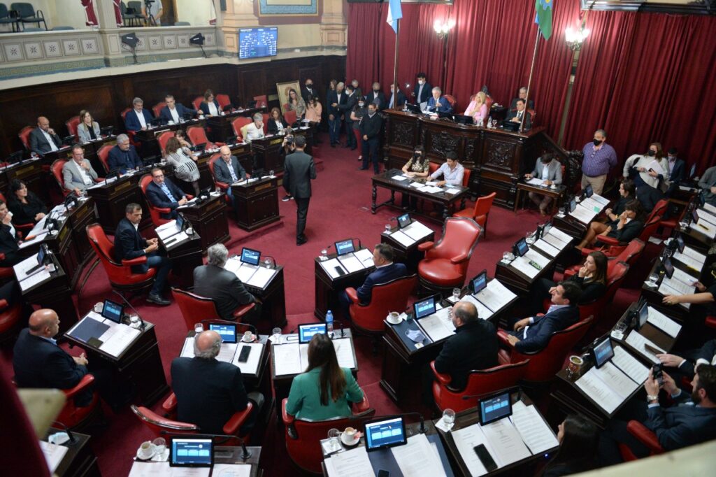 El Senado bonaerense tuvo su primera sesión orfinaria del año.