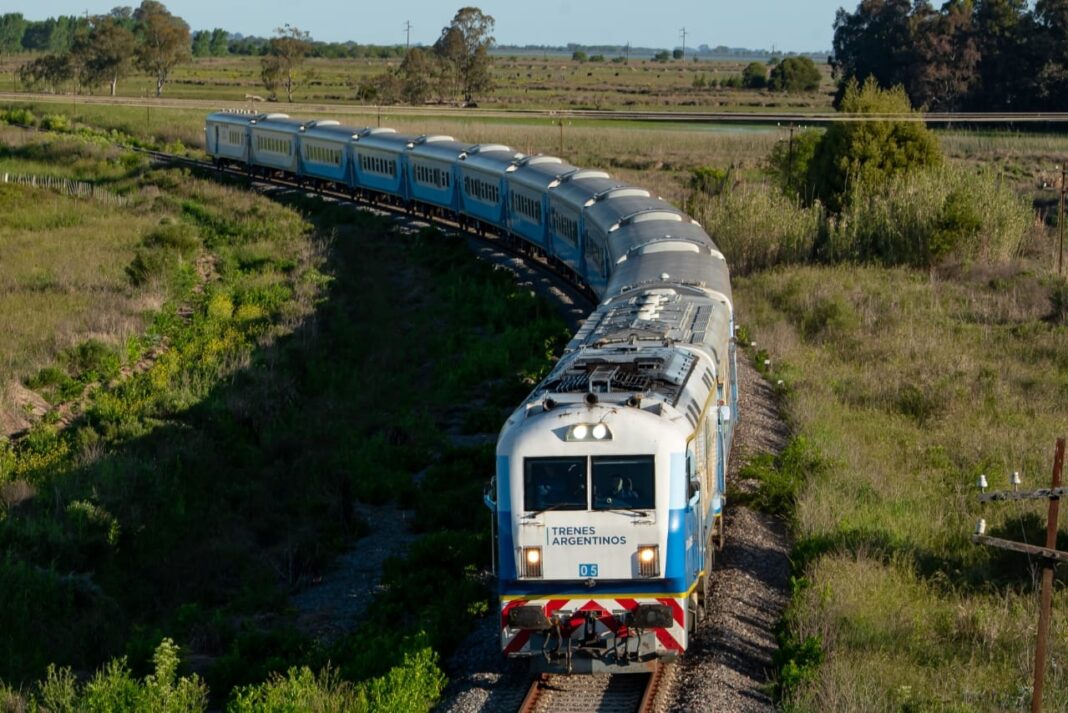Trenes Argentinos lanzó a la venta los servicios del Tren a Mar del Plata para la temporada de verano con una gran demanda de pasajes.