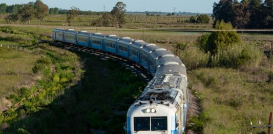 Trenes Argentinos lanzó a la venta los servicios del Tren a Mar del Plata para la temporada de verano con una gran demanda de pasajes.