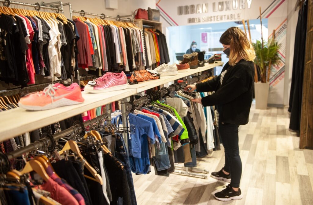 venta de ropa en minoristas creció 22%
