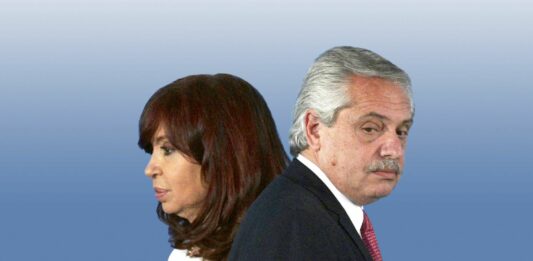 Según un relevamiento, 7 de cada 10 argentinos consideran que la interna oficialista entre el presidente Alberto Fernández y la vicepresidenta Cristina Kirchner impacta negativamente en la gestión.