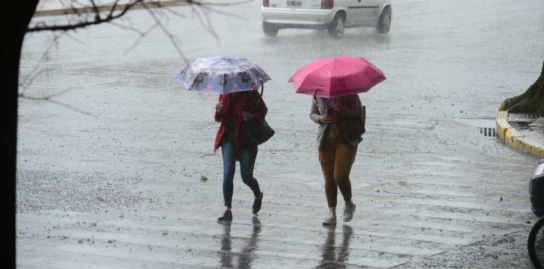El Servicio Meteorológico Nacional lluvias emitió una alerta por lluvias intensas para el Área Metropolitana y partidos aledaños al Río de la Plata. Repasa el listado de municipios afectados por el fenómeno.