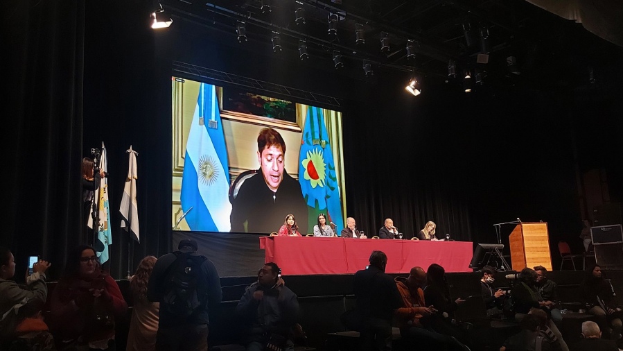 El mandatario bonaerense, Axel Kicillof, criticó la situación económica actual esta mañana en la cumbre del PJ en Mendoza.
