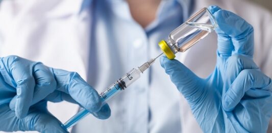 La Cámara Argentina de Especialidades Medicinales (CAEME) se posicionó en contra de la suspensión de patentes de vacunas Covid que anunció la Organización Mundial de Comercio (OMC).