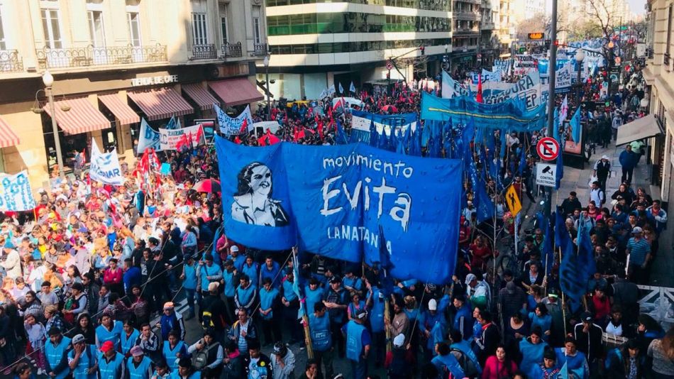 Tras el discurso de ayer de la vicepresidenta Cristina Kirchner contra las políticas del Gobierno nacional, dirigentes de organizaciones cercanas al Movimiento Evita cuestionaron a la segunda mandataria por sus dichos.