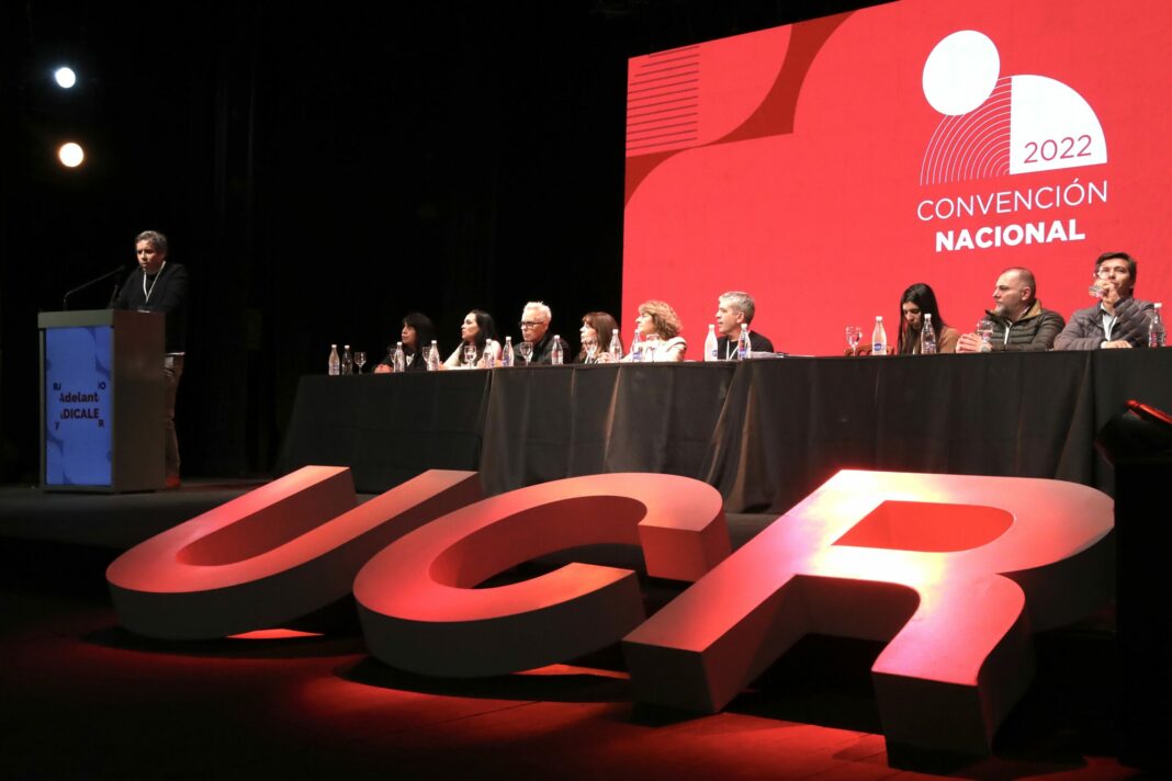 La UCR bonaerense festeja la elección de autoridades de la Convención Nacional con un “asado del triunfo” en La Plata.