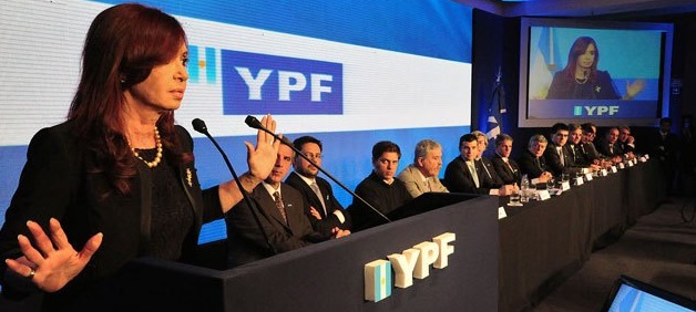 En 2012 Cristina Kirchner recuperó la empresa YPF, que había quedado en manos de privados. 