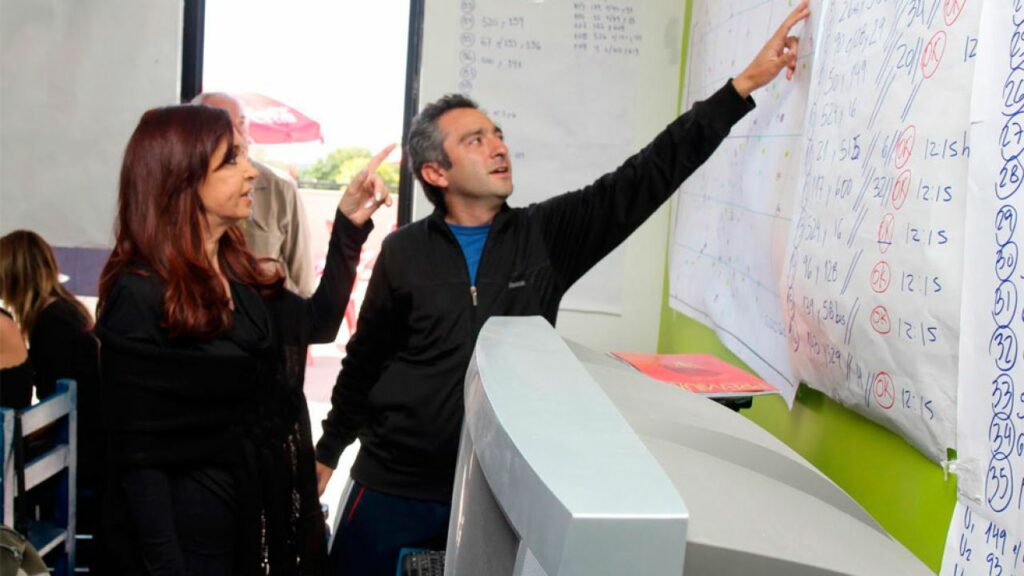 Para Larroque “la única dirigente que genera esperanza es Cristina Kirchner”.