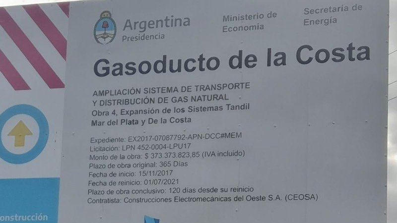 Senadores opositores reclaman respuestas al Gobierno nacional y provincial por la parálisis de cuatro obras centrales para el gasoducto de la Costa. Denuncian que hay 85 mil familias sin gas por un “capricho político”.