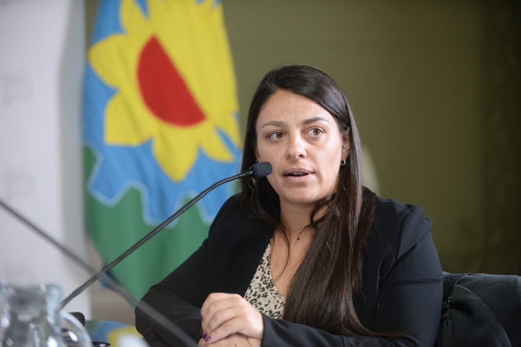 La senadora Yamila Alonso (Juntos) ocupa la vicepresidenta de la comisión de Niñez del Senado bonaerense. 