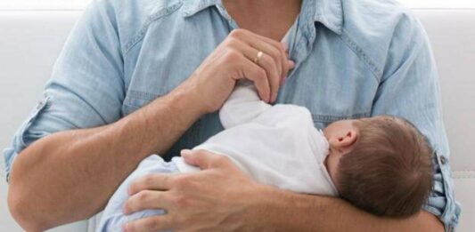 El Congreso nacional debate un proyecto para ampliar las licencias parentales. Repasa los detalles en este Día del Padre.