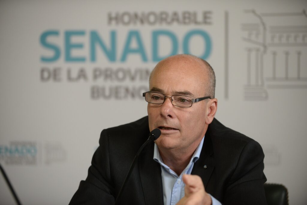 Alfredo "Pichi" Ficher es el presidente de la comisión de Niñez del Senado bonaerense. 