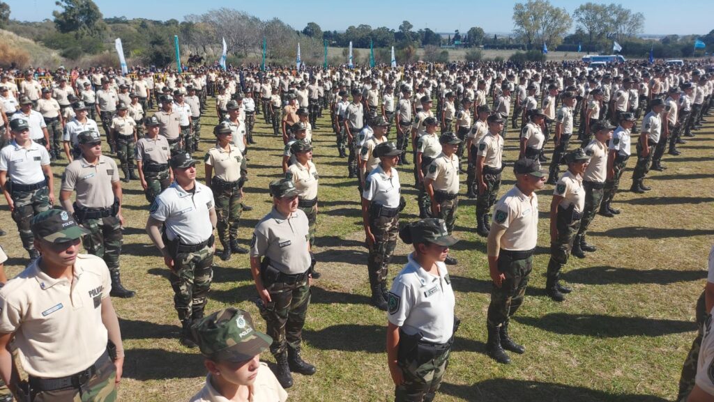 El 6 de abril egresaron los primeros 993 oficiales de la nueva Policía Rural de la escuela de Formación Juan Vucetich de Olavarría.