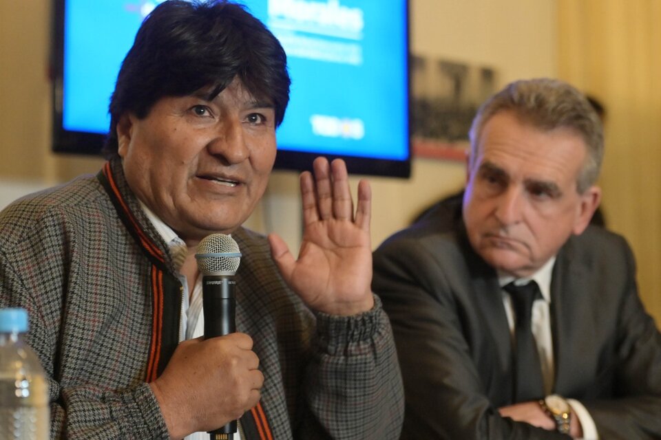 El expresidente de Bolivia, Evo Morales, brindó una clase magistral ayer en la Universidad Nacional de Rosario.