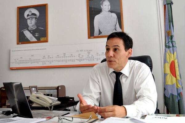 Desde octubre de 202, Martín Di Bella es Secretario Administrativo del Senado bonaerense. 