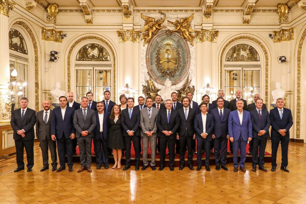 Los gobernadores de las provincias estarán hoy en Casa Rosada y, más tarde, visitarán el Palacio de Hacienda.