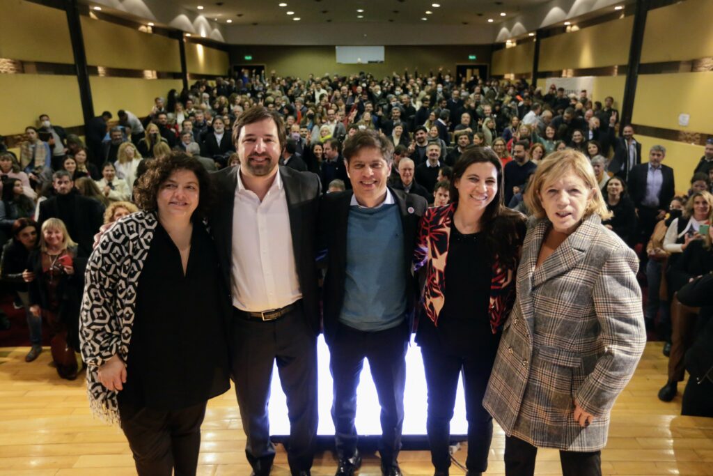Kicillof estuvo acompañado en Lanús por la ministra de Salud de la Nación, Carla Vizzotti; su par bonaerense, Nicolás Kreplak,