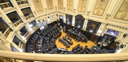 La Cámara de Diputados bonaerense designará a sus representantes ante el Consejo de la Magistratura, que completará grilla, y nombrará a los integrantes de dos Bicamerales. La reforma Bapro en el orden del día, pero sin consenso.