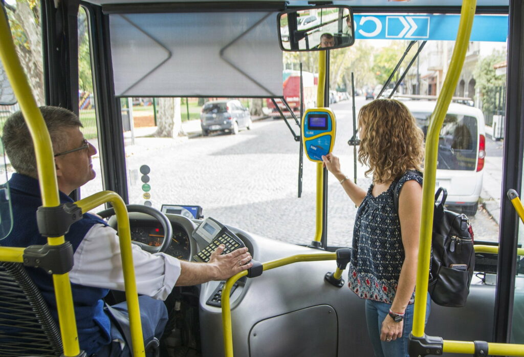 Los boletos del transporte público de pasajeros aumentarán un 40% su precio.