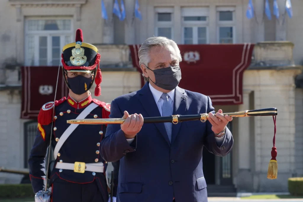El presidente Alberto Fernández realizará una entrega de sables a Generales de las Fuerzas Federales.