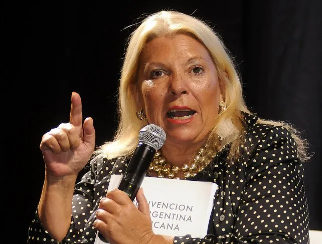 La dirigente de la Coalición Cívica, Elisa Carrió, sostuvo que “Cristina Kirchner y Sergio Massa depusieron a Alberto Fernández”.