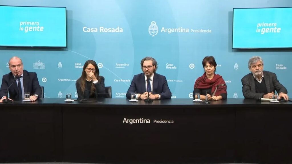 Cafiero, Marcó del Pont, Filmus, Ross y Gómez Alcorta son os ministros que estuvieron a a cargo de la conferencia de prensa después de la reunión de Gabinete. 