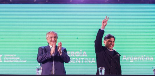 El Presidente encabezó, junto con Sergio Massa y Axel Kicillof, la firma de contratos para la construcción del Gasoducto Néstor Kirchner en Salliqueló.