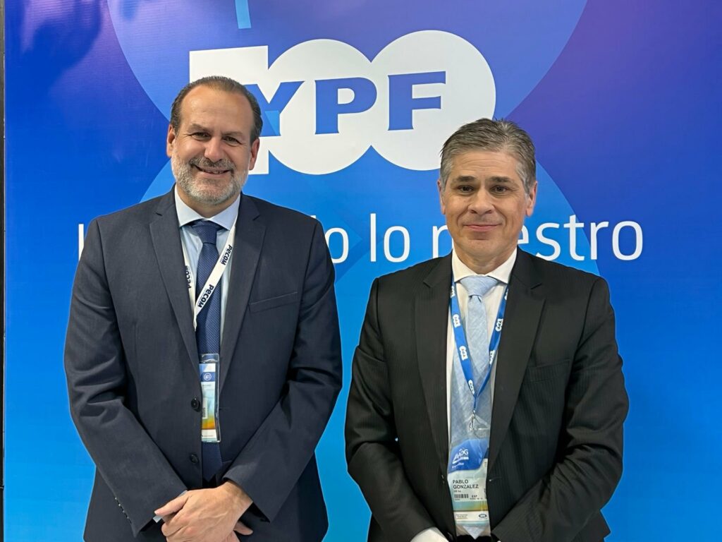 Susbielles mantuvo una reunión con el presidente de YPF, Pablo López, donde repasaron la gestión de la firma y su impacto en Bahía Blanca.